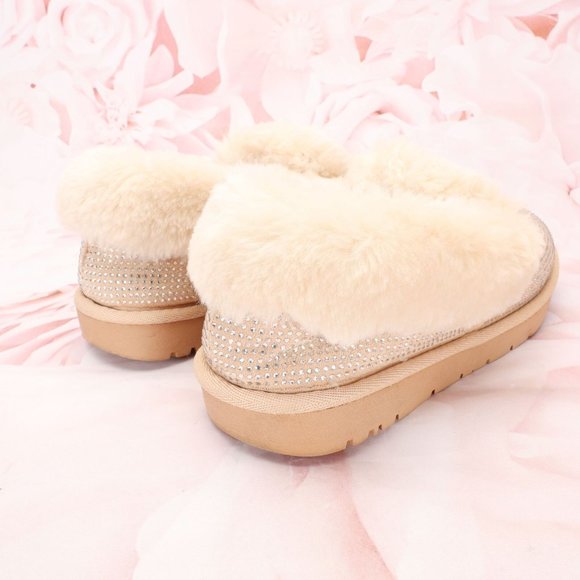Women's Embellished Faux Sheepskin House Slippers Size 8M Cream Indoor Non-Slip - Picture 8 of 10